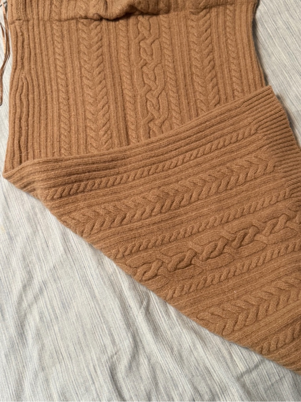 Lauren Ralph Lauren Women's Camel Cable-Knit Cashmere Blend Sweater skirt - Picture 3 of 4